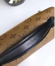 Сумка Louis Vuitton Pochette Metis Monogram Reverse